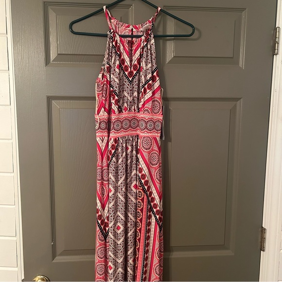 London Times Full Length Halter Dress. U.S. 6 - Picture 6 of 13